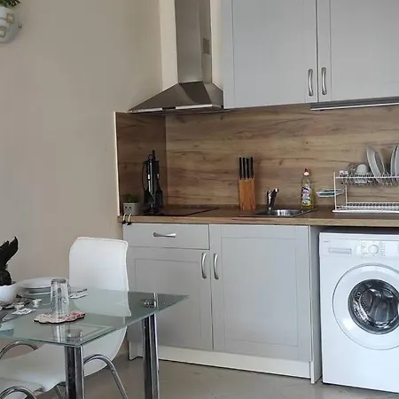 Location In Sunny Amber Lägenhet Slăntjev Brjag