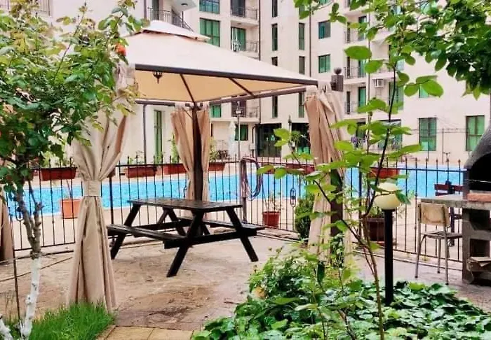 Location In Sunny Amber Апартаменты